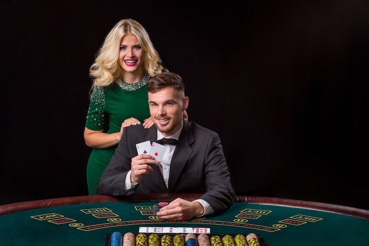 Showdown display showing final hand comparison on sbobet live